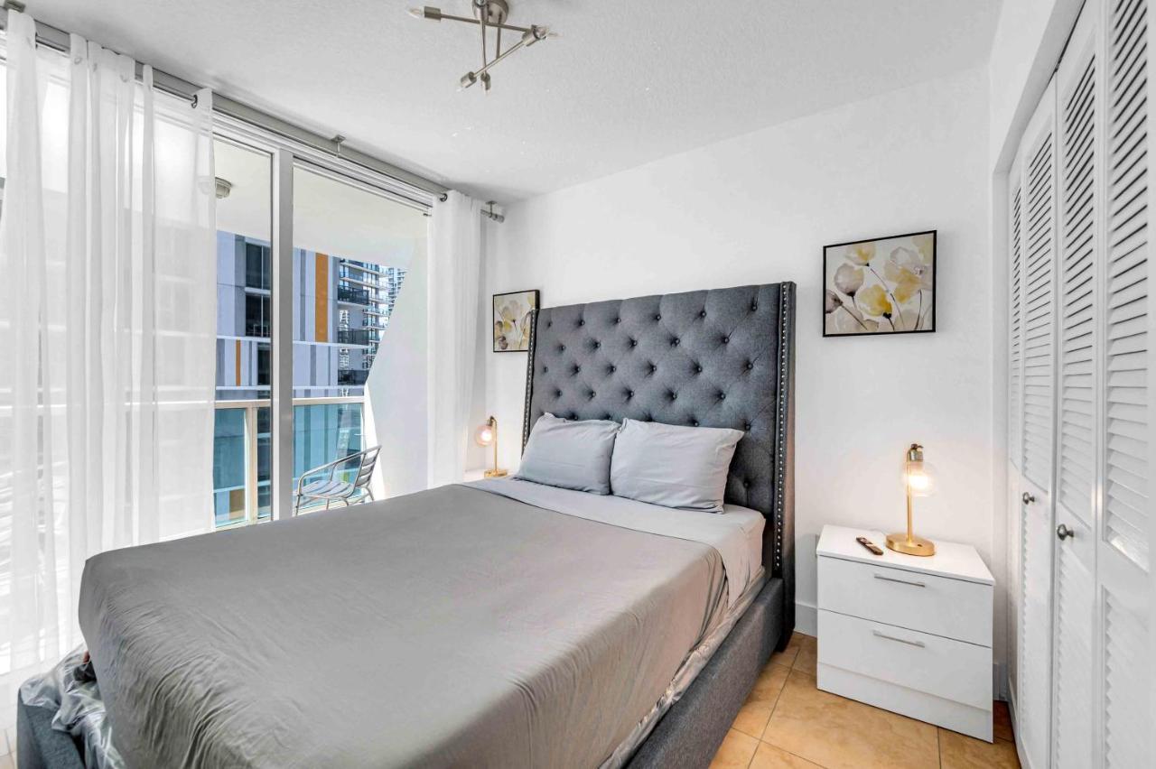 Apartamento *spacious 2br Loft Brickell W/stunning Views* *